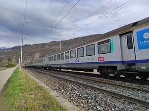 Une voiture corail VTU Auvergne-Rhône-Alpes à Gières.