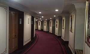 Koridor lapis kedua, menghadap barat dari Pintu 6