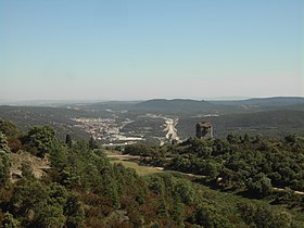 Panissars fæstningen. Udsigt mod syd fra Bellegarde fortet ind i Spanien. Byen La Jonquera ligger til venstre og Montroig (det Sorte Bjerg) ligger midt i billedet.