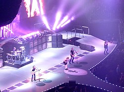 Ей Си/Ди Си в Лондон през 2009 г. по време на Black Ice World Tour