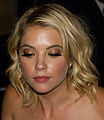 Ashley Benson met lange wimpers