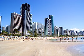 ブラジルの夏、レシフェの街のビーチ