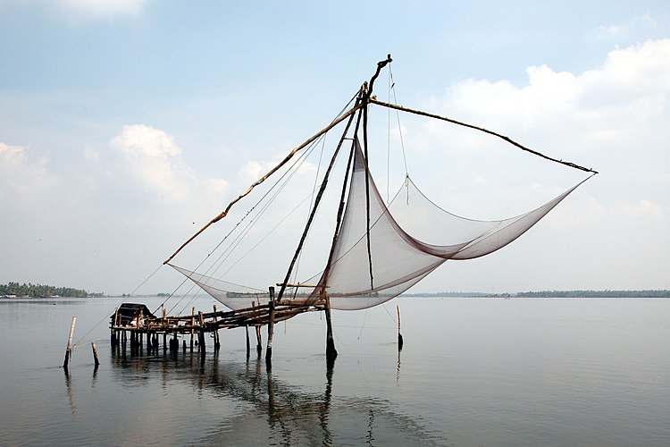 Китайская рыболовная сеть около Кочина (Индия)