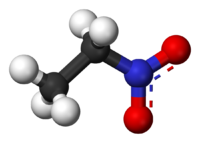 Model molekuly nitroethanu