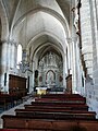 Nef et retable de l'église Saint-Laon.