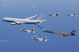 KC-30A (RAAF) > Rockwell B-1 Lancer (USAF) : 2017