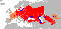 Az elterjedési területén a piros az őshonos terület, a kék a partmenti brakkvizekben előforduló állománya és a narancs jelzi a telepített állományait.