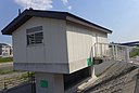 鴨川流入地点の水門用建物（十条通北）