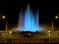 Der Hochstrahlbrunnen am Schwarzenbergplatz in Wien bei Nacht