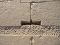 이집트의 암석세공은 기원전 180년에서 145년까지 건축된 콤 옴보의 툴 마크와 butterfly interlock를 보여준다.