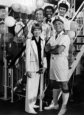 Актёрский состав сериала на рекламной фотографии 1977 года.
