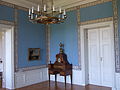 Blaues Zimmer mit Bordürentapete nach einem Rheinsberger Vorbild, um 1800