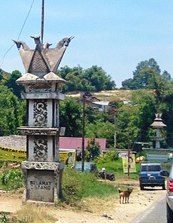 Gapura selamat datang di Kecamatan Kabanjahe