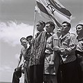 ۱۵ ژوئیه ۱۹۴۵. زندانیان سابق اردوگاه بوخن‌والد به حیفا می‌رسند.