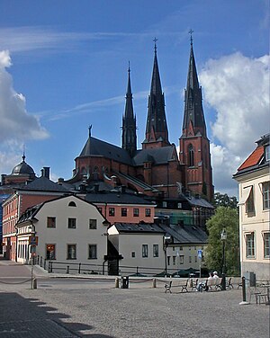 Catedral de Uppsala vista da Praça Velha