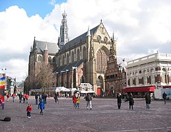 Grote Kerk (»Velika cerkev«) na Grote Markt, osrednjem trgu Haarlema