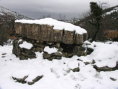 Dolmen de Saint-Marcellin (Canjuers)[49].