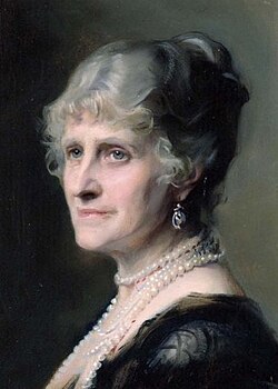 Nina Cecilia Cavendish-Bentinck (cropped).jpg