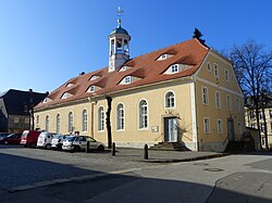 Zinzendorfplatz s domem čp. 8