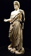 El Asclepios de Mérida, siglo III a. C., actualmente identificado como Serapis. Se le considera "la mejor escultura griega en piedra del Mediterráneo occidental, y la única de grandes proporciones encontrada en la Península Ibérica".[13]​