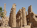 Sala hipostilă⁠(en)[traduceți] cu 134 de coloane a Templului de la Karnak