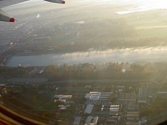 Nebbia sull'idroscalo Fog over the Milan water airport (307630475).jpg