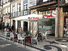 POR Porto Rua Flores 01.jpg