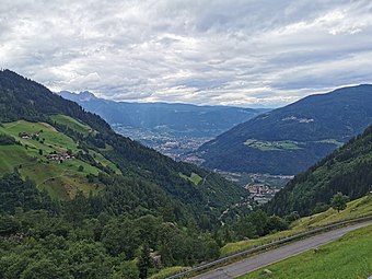 unteres Zieltal mit Blick auf Tabland und ins Etschtal (Meran, Quadrathöfe)