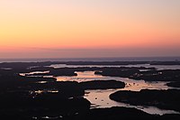 そよ風テラスの展望台から望む日の出前の英虞湾周辺