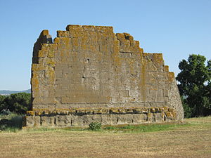 Стена святилища Юноны в Габиях