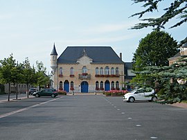 The town hall in Saint-Léger-lès-Domart