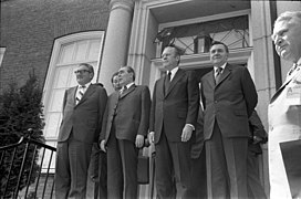 After a Bilateral Meeting President Gerald R. Ford and Soviet General Secretary Leonid Brezhnev Pose on the Steps of the American Embassy Residence in Helsinki, Finland, Flanked by Secretary of State Henry Kissin(...) - NARA - 23898495.jpg
