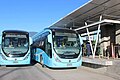 Buses en una estación en San Salvador, El Salvador