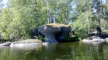 Water has formed geological stacks in Suontee