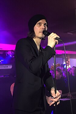 Ville Valo Agentsien kanssa vuonna 2019.