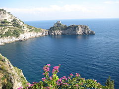 L'aire du cap Conca et la Grotta dello Smeraldo (en).