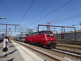 DSB ME 1521 at Dybbølsbro Station