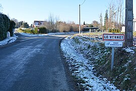 Entrée du Vernet par la RD 175 en provenance de Busset