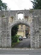 Glastonbury Abbey Retreat House gateway.JPG