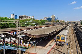 Khar Road railway station