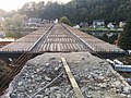 Travaux sur le pont de Godinne, juste après le chômage de la Meuse. On voit le tablier.