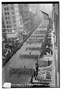 7th Regt., 5th Ave., 11-28-16 LOC 15669109965.jpg