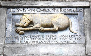 le bas-relief du Chien d'or