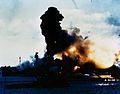 Eksplozja dziobowych magazynów amunicji „Arizony” podczas nalotu japońskich samolotów
