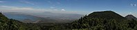 Vista de Cerro Verde, el volcán de Izalco y el lago de Coatepeque desde el volcán Ilamatepec.