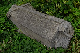 Cmglee Cambridge Tomb Of Elizabeth And George Kett At Mill Road Cemetery.jpg