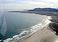 Küste vor Hermanus mit Grotto Beach im Vordergrund (Südafrika)