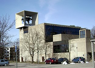 L’église de Järvenpää (Finlande), réalisée en 1968 par Erkki Elomaa.