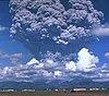 Výtrysk sopečných plynů při výbuchu filipínské sopky Pinatubo roku 1991