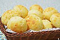 Pão de queijo brasileño